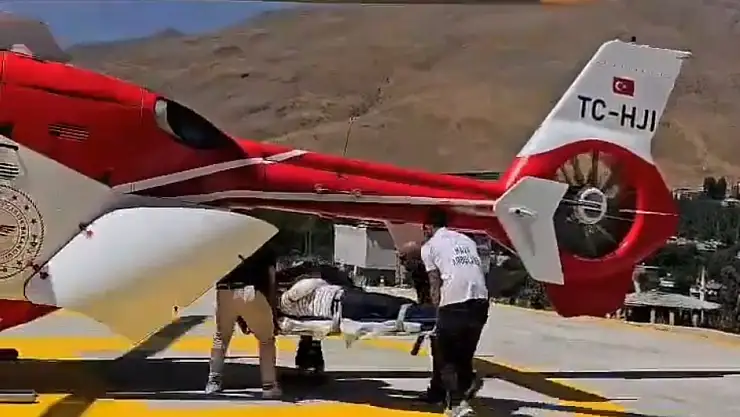 Kolu Kırılan Hasta, Ambulans Helikopter ile Van'a Uçuruldu