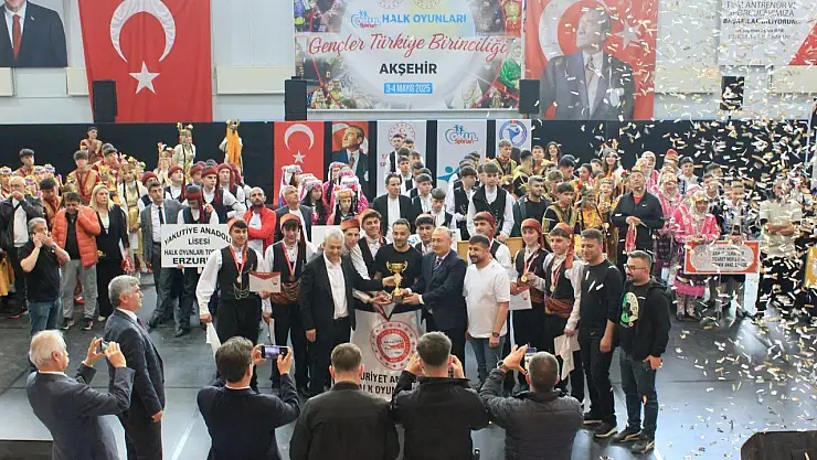 Konya'daki halk oyunları yarışmasında Ağrı rüzgârı esti!