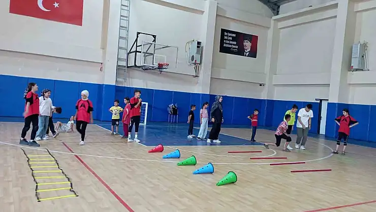 Korkut'ta Kort Tenisi Antrenmanları: Gençler için Güçlü ve Özgüvenli Bir Gelecek!
