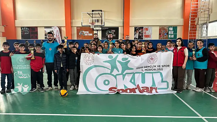 Küçükler Voleybol Turnuvası Heyecanı Sona Erdi