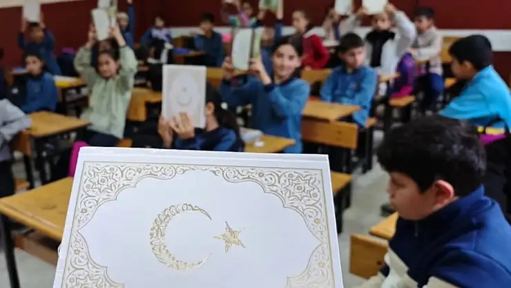 Kur'an-ı Kerim Dersini Seçen Öğrencilere TDV'den Anlamlı Hediye