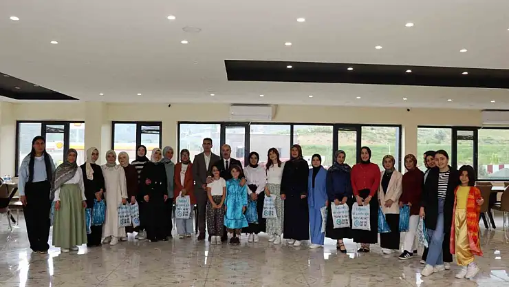 Kur'an-ı Kerim'e Geçmenin Sevincini Kaymakam Çelik'le Paylaştılar