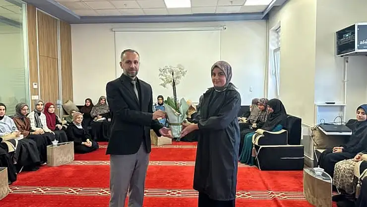 Kur'an Kursu Öğrencilerinden Van İl Müftüsü Dr. Mehmet Sırrı Şık'a Ziyaret