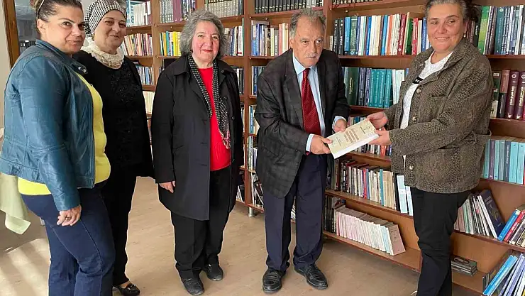 Kürkcüoğlu 800 Kitapla Gençlere Okuma Çağrısı Yaptı, Erzurum Kütüphanesine Bağışta Bulundu