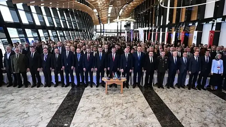 Kuzeydoğu Anadolu Kariyer Fuarı'nda Cevdet Yılmaz, eğitim ve kariyer fırsatlarını vurguladı