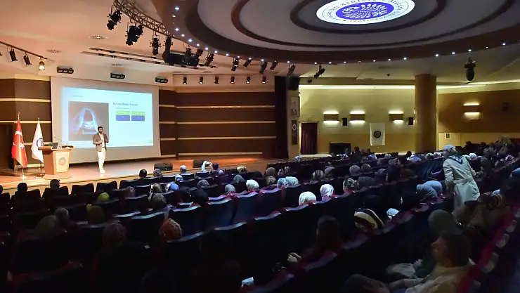 Maarif Modeli Ebeveyn Okulu Kapsamında İlk Hane İçi Dijital Eğitim Erzurum'da Gerçekleştirildi