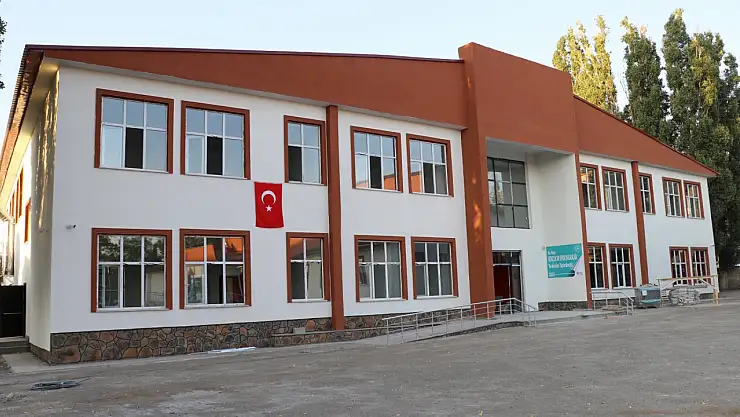 Malazgirt'e Gençlik Merkezi ve Yarı Olimpik Yüzme Havuzu Kazandırılıyor