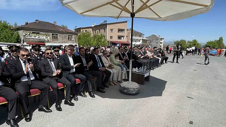 Malazgirt'te 19 Mayıs Coşkuyla Kutlandı, Gençler Yarışlarda Renkli Anlar Yaşadı!