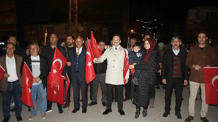 Malazgirt'te Cumhuriyet'in 102. Yılı Fener Alayı ile Coşkuyla Kutlandı