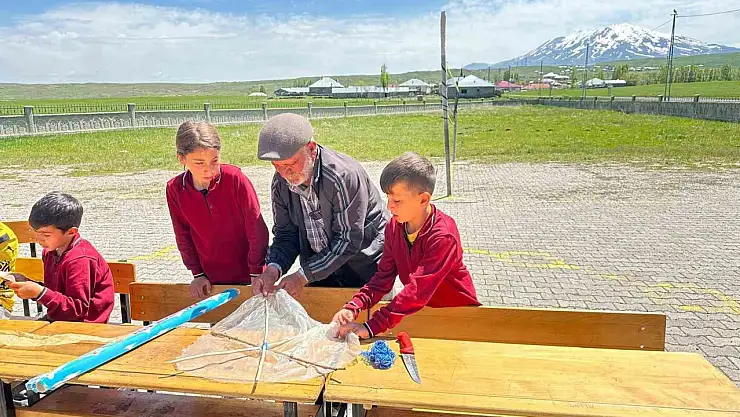 Malazgirt'te Uçurtma Şenliği Çocukların Neşesi Göklerde Yankılandı