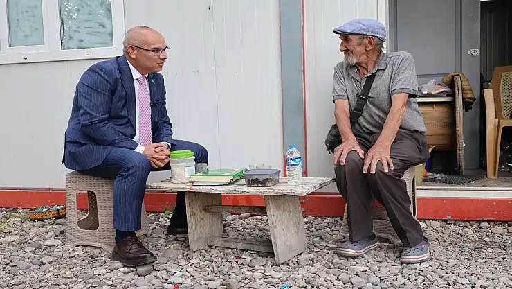 Memiş Dayı, şiirle karşıladığı Vali Koç'u misafir etti