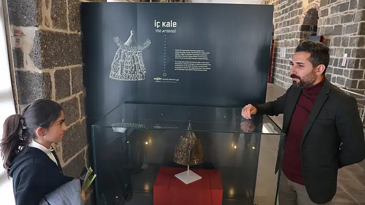 Memlüklerin son sultanına ait miğfer Diyarbakır'da sergileniyor
