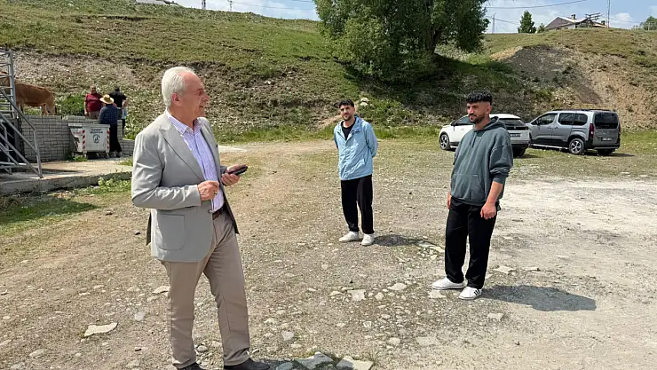 Mezbahada bayram mesaisi: Başkan Yakut vatandaşlarla bayramlaştı