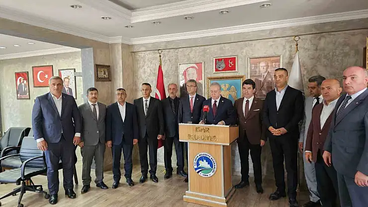 MHP Heyeti İspir'de Heyelan Alanını İnceledi