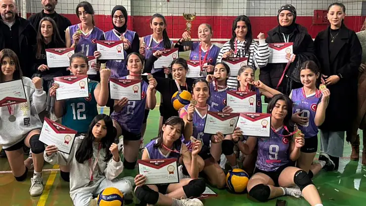 Midi Kız Voleybol Takımı İl Şampiyonu Oldu