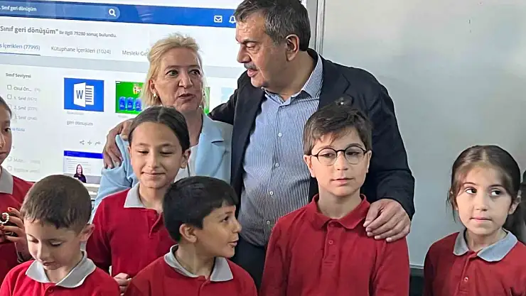 Milli Eğitim Bakanı Tekin'den Öğrencilere Bayram Müjdesi: Okula Sürpriz Ziyaret!
