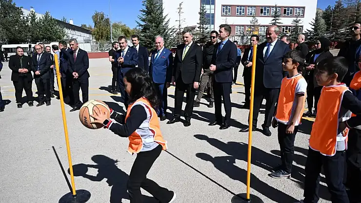 Millî Eğitim Bakanı Tekin ve Vali Çiftçi Sağlıkla Gülümse Erzurum Protokol Törenine Katıldı