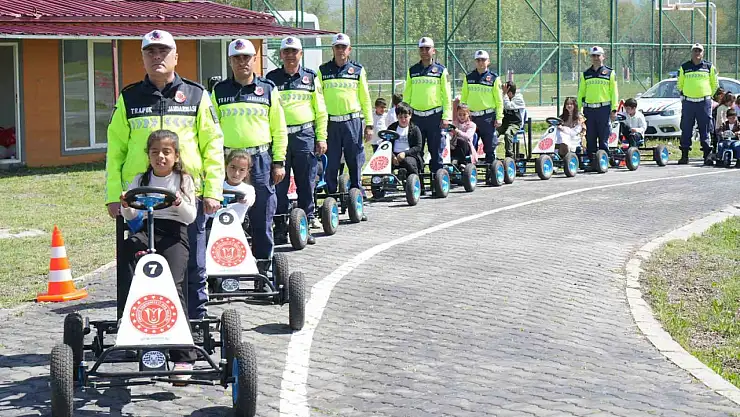 Miniklere Trafik Bilinci Muş'ta Uygulamalı Eğitim