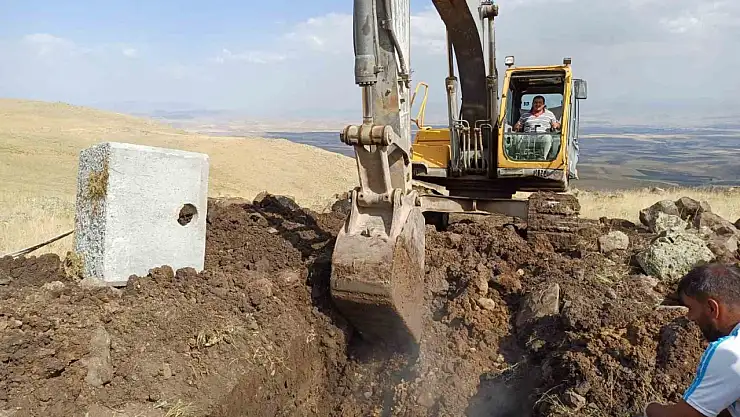 Mollamelik Mahallesi 50 Yıllık Su Sorununa Veda Etti