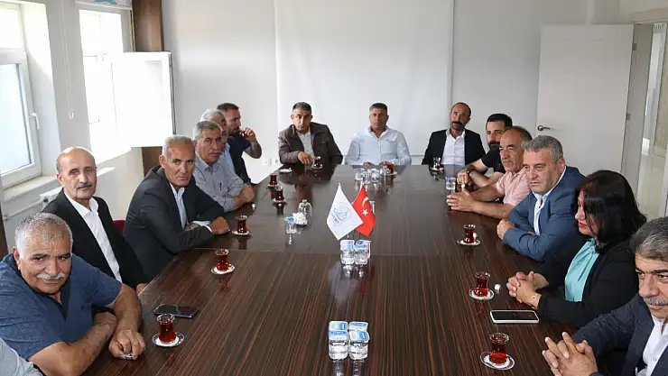 Muhtarlar Bayramda Edremit Belediyesi'ni Ziyaret Etti, Dayanışma Vurgusu Yapıldı