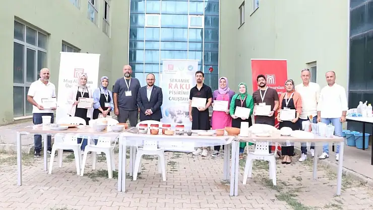 Muş Alparslan Üniversitesi ve Van YYÜ İş Birliğiyle Seramik Raku Pişirimi Çalıştayı Düzenlendi