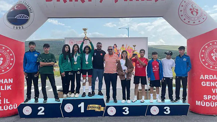 Muş, ANALİG Tekerlekli Kayak Şampiyonası'nda tüm dikkatleri üzerine çekti