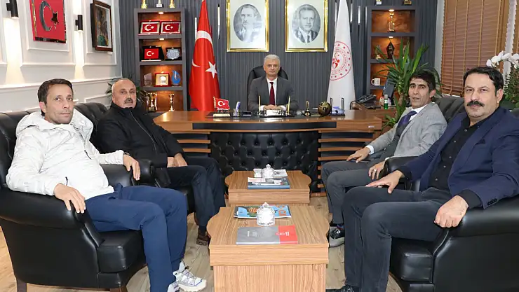 Muş Ayak Tenisi Takımı Türkiye Şampiyonluğu Sonrası İl Müdürü Kılıç'ı Ziyaret Etti