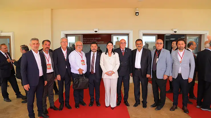 Muş Belediye Eşbaşkanı Sırrı Söylemez, Tarihi Kentler Birliği Toplantısına Katıldı