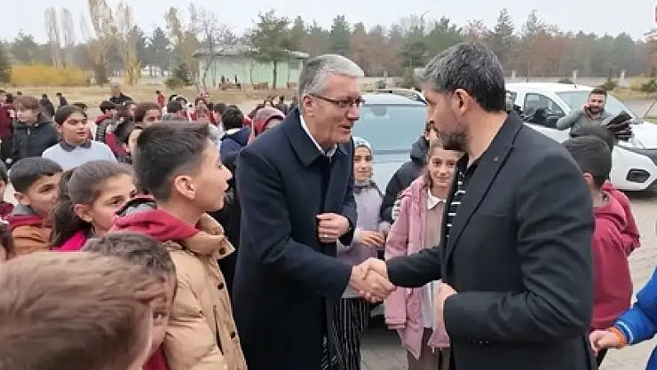Muş Belediye Eşbaşkanları'ndan Öğretmenler Günü Ziyaretleri