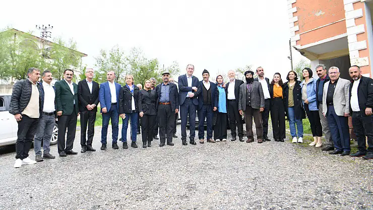 Muş Belediyesi Eş Başkanları ve DEM Parti Eş Genel Başkanı Bakırhan Çiftçilerle Buluştu