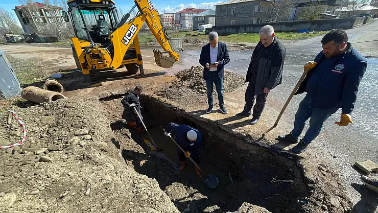 Muş Belediyesi'nden Yağmur Suyu Kanallarında Temizlik Çalışması