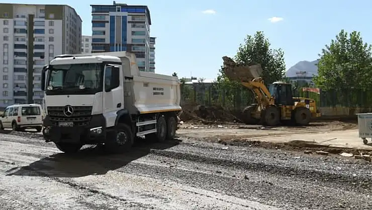 Muş Belediyesi'nden Zafer Mahallesi'nde Yeni İmar Yolu Çalışması