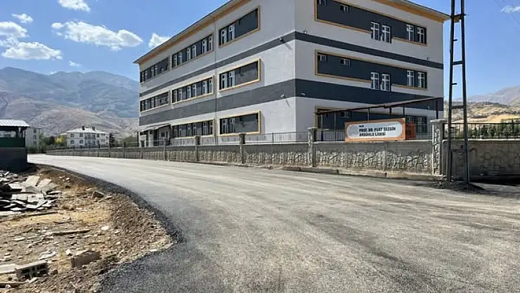 Muş Belediyesi Yeni Mahalle'de Asfalt Çalışmalarını Sürdürüyor