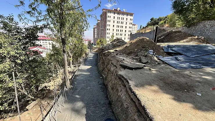 Muş Belediyesi, Yol Genişletme ve İstinat Duvarı Çalışmalarını Tamamladı