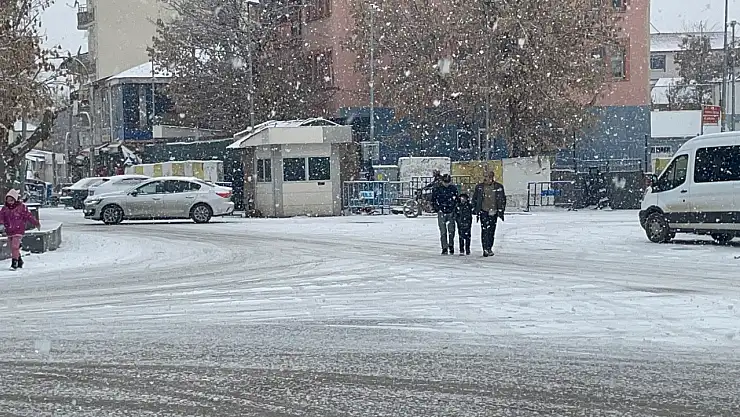 Muş beyaza büründü