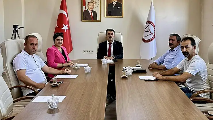 Muş İl Özel İdaresi Haftalık Encümen Toplantısı Genel Sekreter Şeyhmus Yentür Başkanlığında Yapıldı