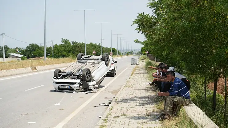 Muş-Kulp yolunda iki araç çarpıştı, 6 kişi yaralandı