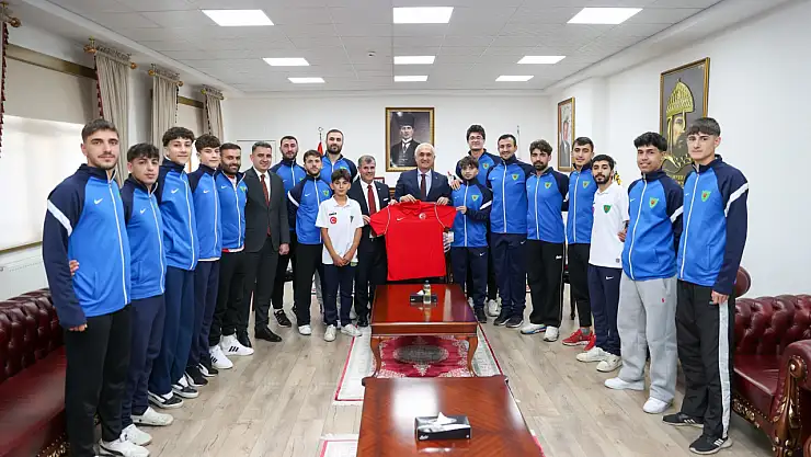 Muş Lalezar Spor Kulübü'nden Valiye Teşekkür Ziyareti