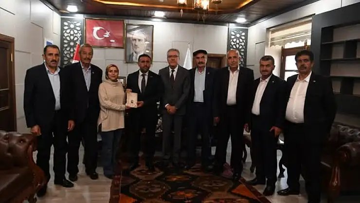 Muş Sungu Belediye Başkanı Turan Sayılgan'dan Eş Başkanlara Anlamlı Ziyaret