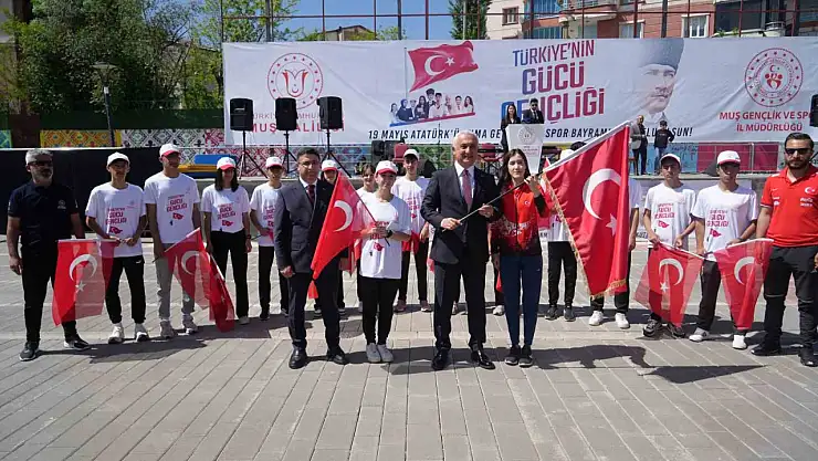 Muş'ta 19 Mayıs Bayramı coşkuyla kutlandı, gençlik ve spor etkinlikleriyle zenginleşti