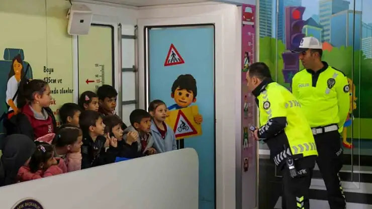 Muş'ta 605 öğrenciye trafik eğitimi ile çocukların güvenliği arttırılıyor