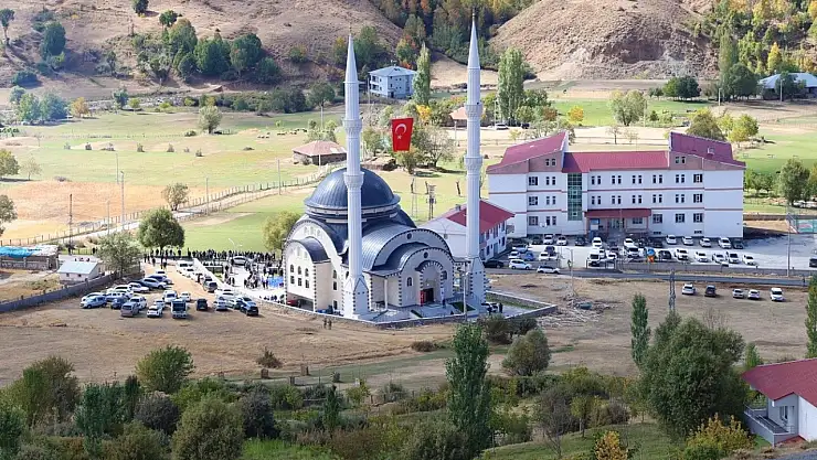 Muş'ta 800 Kişilik Yeni Cami İbadete Açıldı, Törenle Dualar Edildi