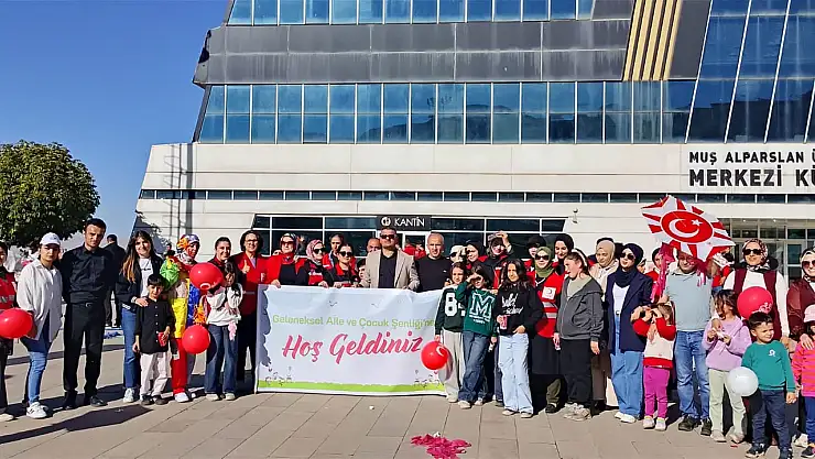 Muş'ta Aile ve Çocuk Şenliği Büyük Coşkuyla Gerçekleştirildi