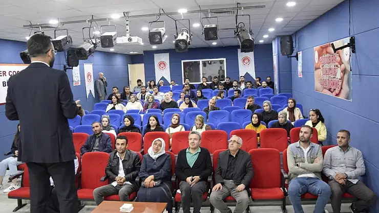 Muş'ta Aile ve Sosyal Hizmetler Eğitimle Stresle Mücadele Yetkinliği Arttırıyor
