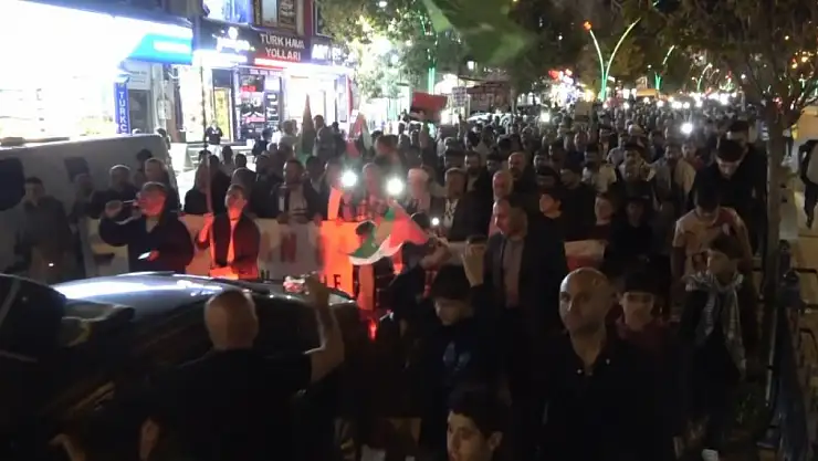 Muş'ta Binyıllık Yoğunlukla Gazze İçin Destek Gösterisi Düzenlendi!