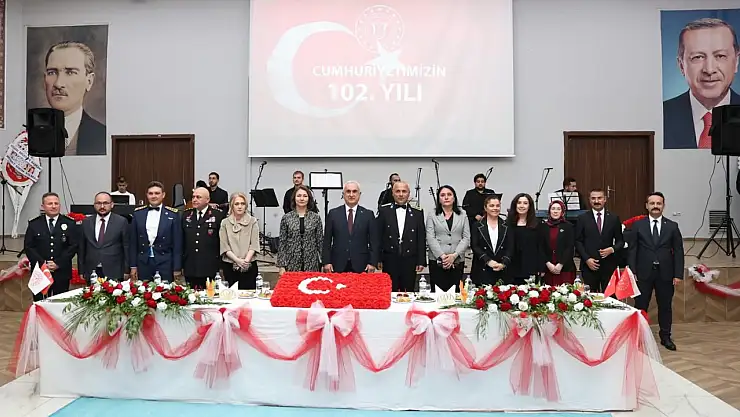 Muş'ta Cumhuriyet Bayramı Resepsiyonu Düzenlendi