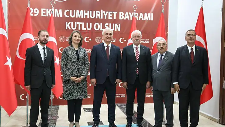 Muş'ta Cumhuriyet Resepsiyonu Coşkuyla Gerçekleşti