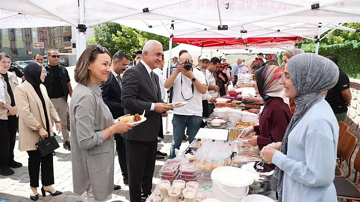 Muş'ta DMD hastası Miraç Ali için düzenlenen yardım kermesi büyük ilgi gördü