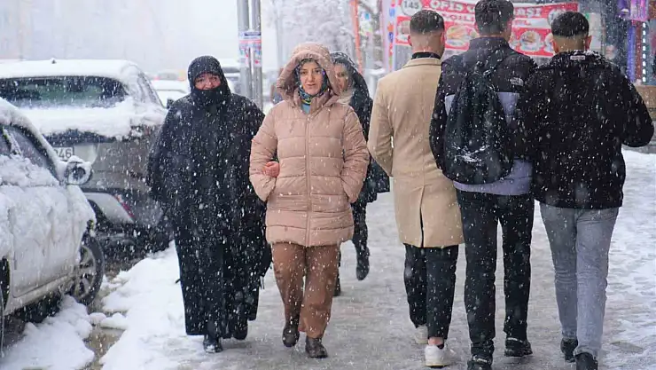 Muş'ta eğitime kar engeli