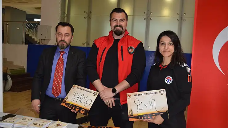 Muş'ta emniyet ekiplerinden öğrencilere samimi yaklaşım